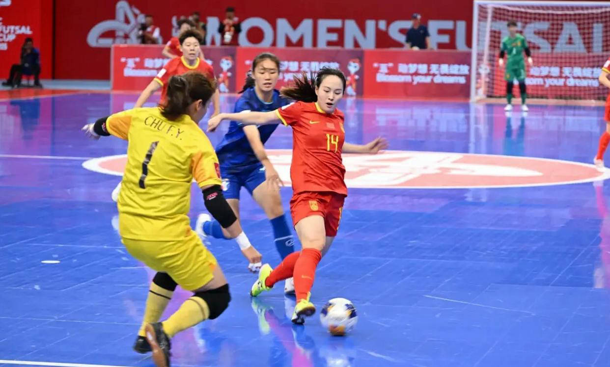 马卡拉女足与阿鲁巴女足，加勒比海上的足球对决