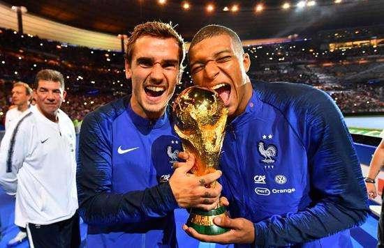 孟买城与奥迪萨，印超联赛的两大豪门对决