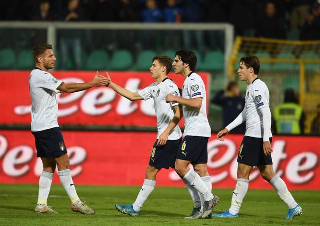 足球场上的激烈对决，法鲁尔vs斯洛博齐亚