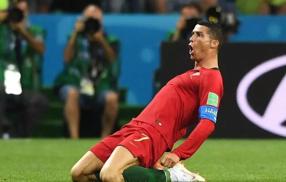 拉普拉塔体操与飓风队，阿根廷足球场上的激情碰撞