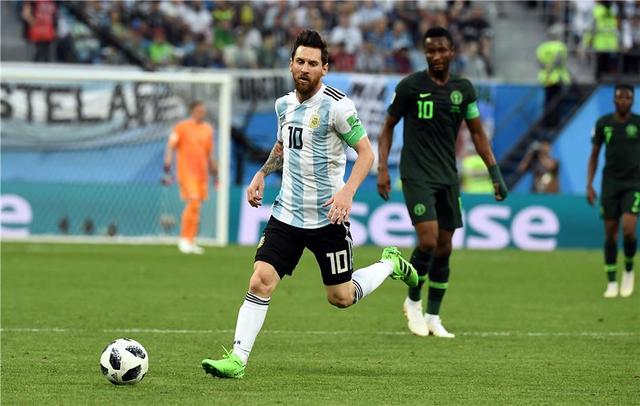 诺瓦里桑蒂诺与雷加塔斯，巴西足球的激情碰撞