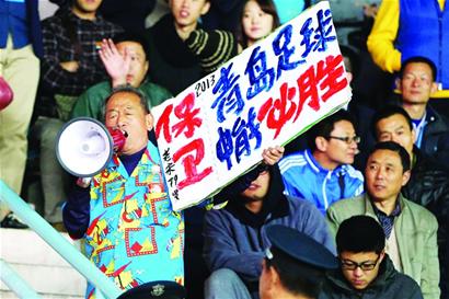 草蜢与温特哈兴，一场德比之战的激情碰撞