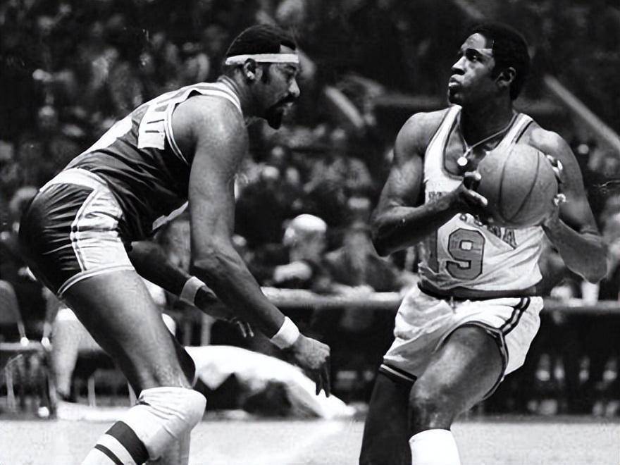 篮球场上的传奇对决，比查格 vs 兰讷斯