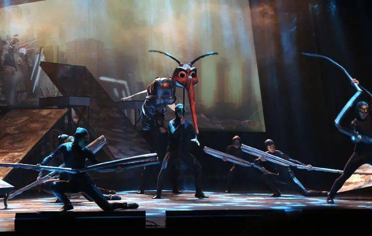 埃格尔森德与布莱尼，一场关于创新与传统的较量