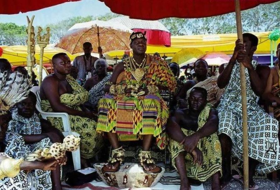 铂金与布拉瓦约酋长的历史交锋，非洲矿业与部落传统的碰撞