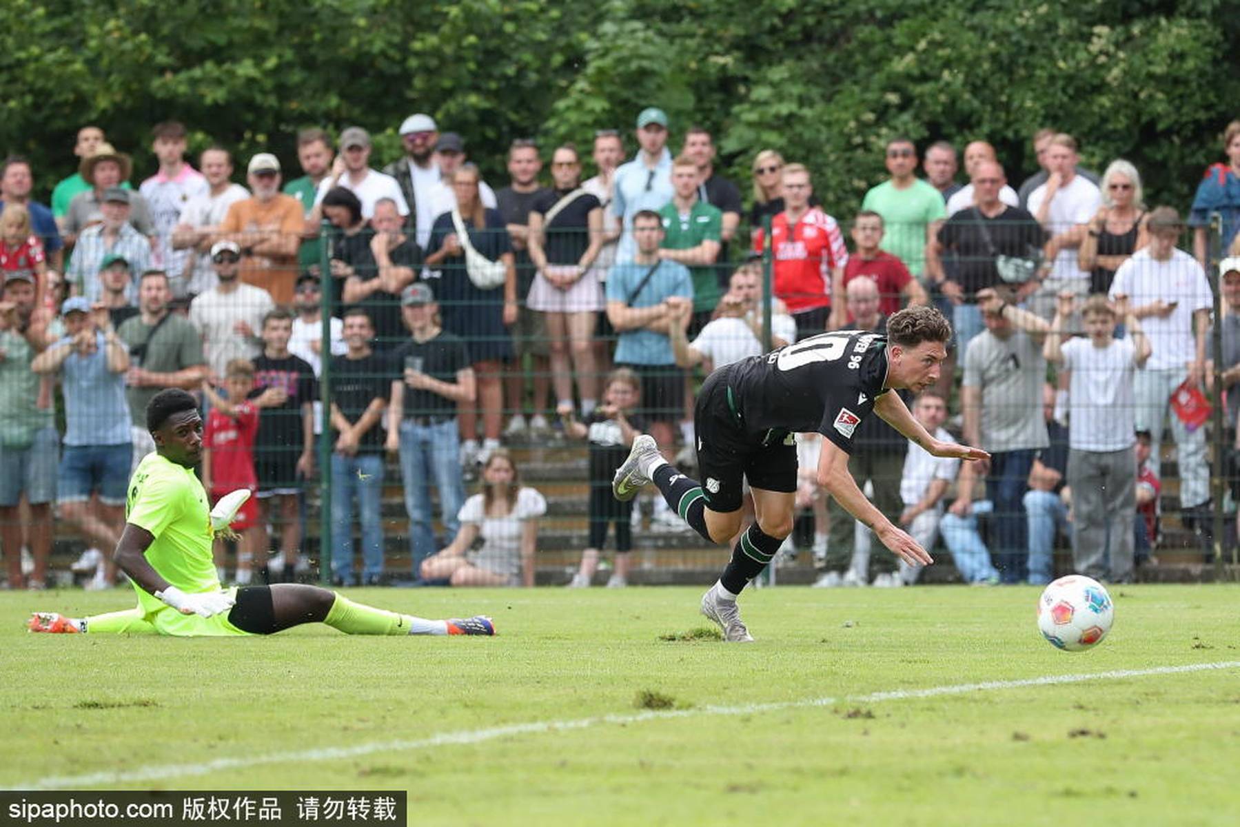 HSC汉诺威与帕姆巴钪,两支足球劲旅的激烈对决 HSC汉诺威与帕姆巴钪,两支足球劲旅的激烈对决