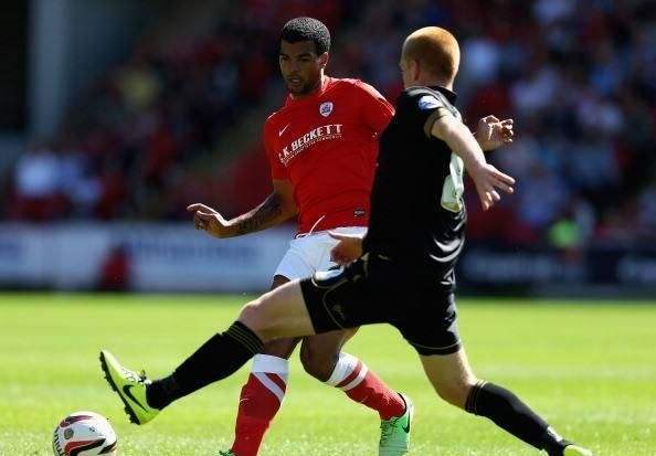 足球激战，巴恩斯利vs卢顿——英甲赛场的硬碰硬