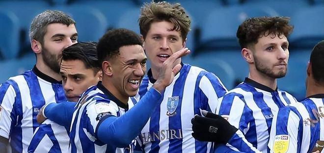 哈洛贾特与阿克灵顿，两支英甲球队的激情碰撞与历史对决