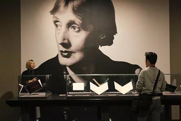 马科斯菲尔德与艾尔佛莱顿，两位巨匠的文学对话