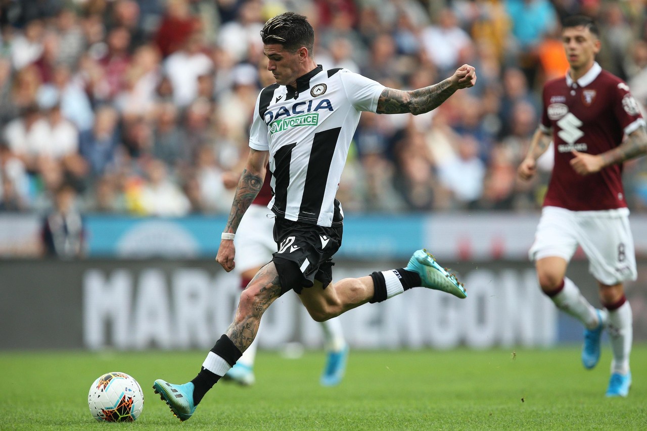 史卡保罗夫与彼德堡体育，英超新秀的碰撞与火花