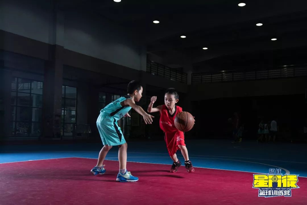 高士打与汤顿，一场关于创新与传统的篮球对决