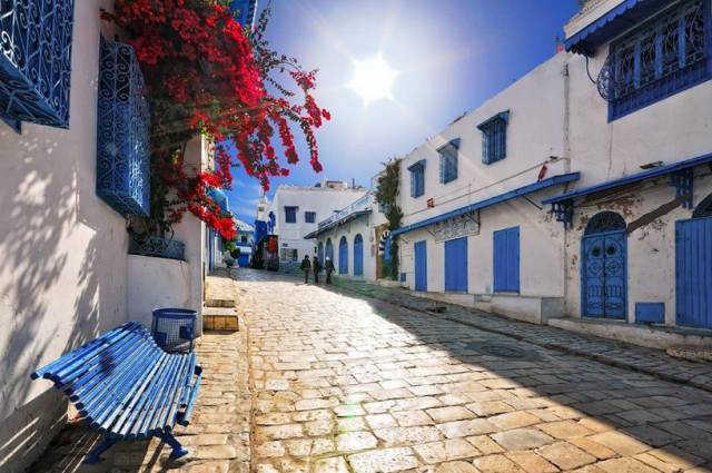 哈伯勒镇与班布里,两座小镇的独特魅力与对比 哈伯勒镇与班布里,两座小镇的独特魅力与对比