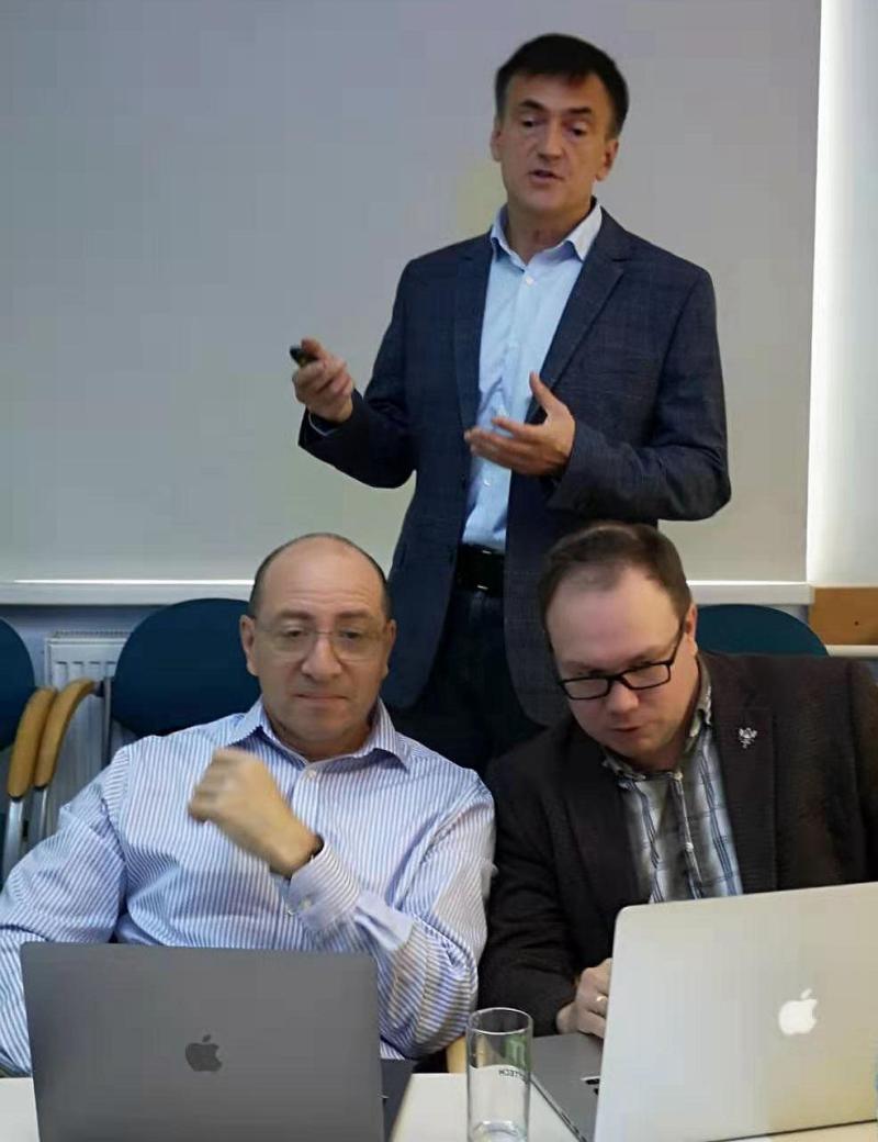 法沃利特奈尔与布哈拉大学的学术碰撞，东西方智慧交融的火花