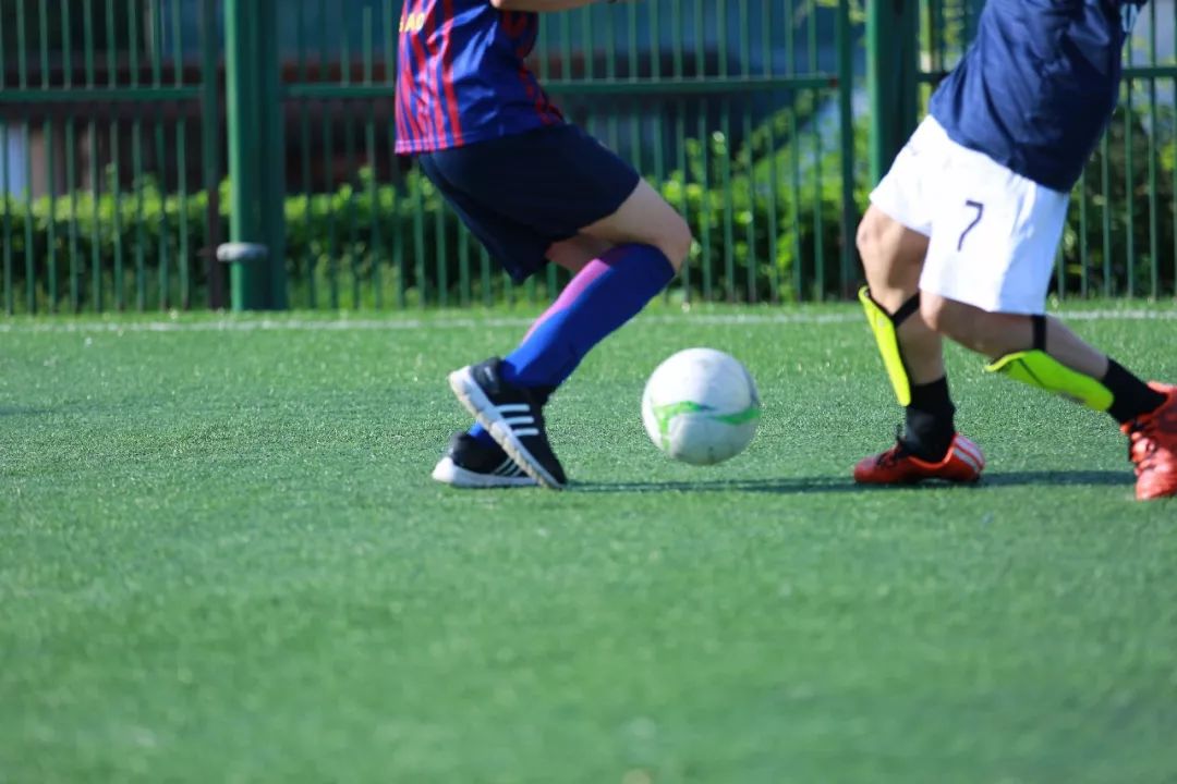 高原联与巴耶尔萨联，尼日利亚足球的激情碰撞