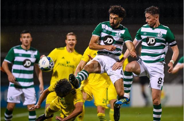 斯莱戈流浪者与德利城，爱尔兰足球的激情碰撞