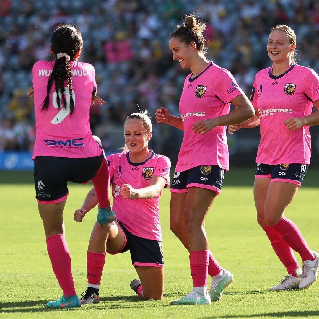 绿茵场上的青春对决，墨尔本城青年女足VS歌库拉姆喀拉拉的激情碰撞