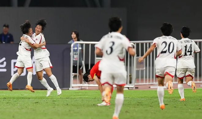 FC索伦托女足与珀斯SC女足的激情对决，南半球女足盛宴的精彩瞬间