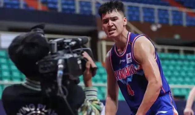 NK斯沃博达卢布尔雅那[11] vs 伊利利甲[14]，一场篮球场上的激情碰撞