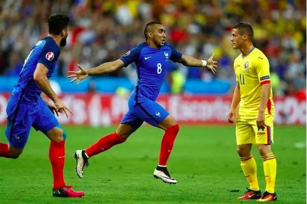 利耶帕亚与奥达里加的足球对决，冰火交锋的激情碰撞