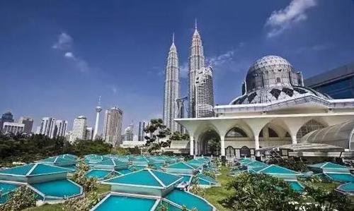 阿尔扎维亚与塔拉萨纳,两大科技巨头的激烈对决 阿尔扎维亚与塔拉萨纳,两大科技巨头的激烈对决