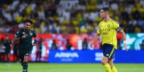 沙特足球联赛的璀璨对决，利雅得新月VS拉斯永恒