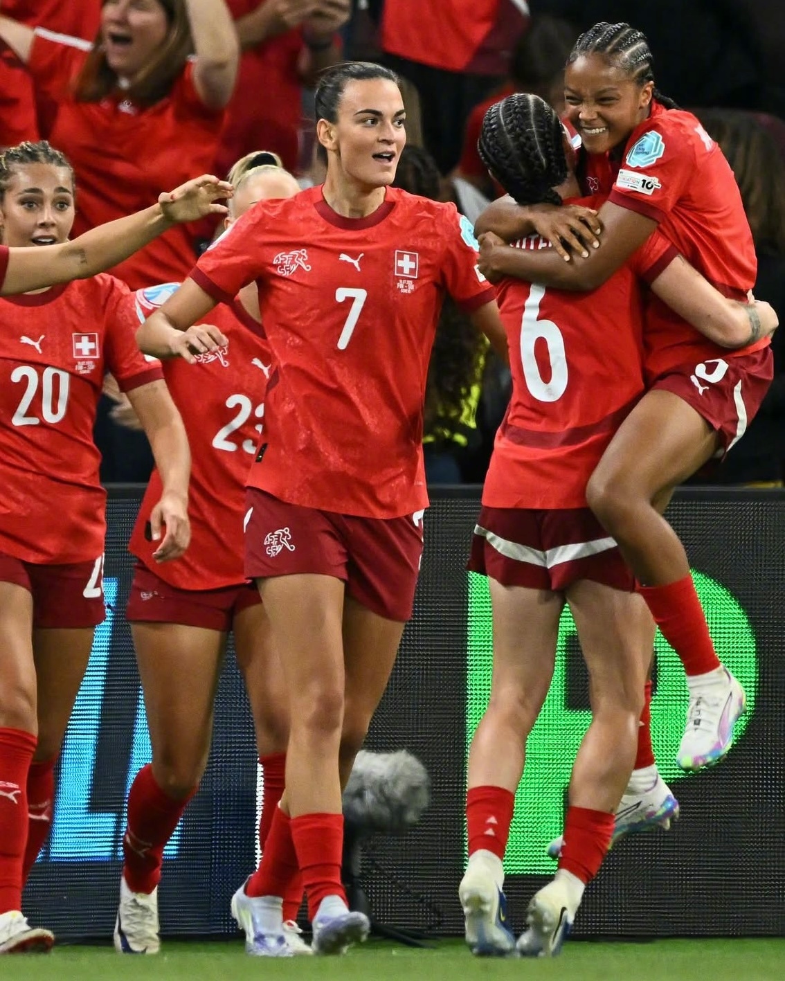 威尔士女足U19对阵瑞士女足U19，青春赛场的激情碰撞