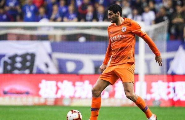 萨法与萨巴伊的足球对决，一场激情与技巧的碰撞