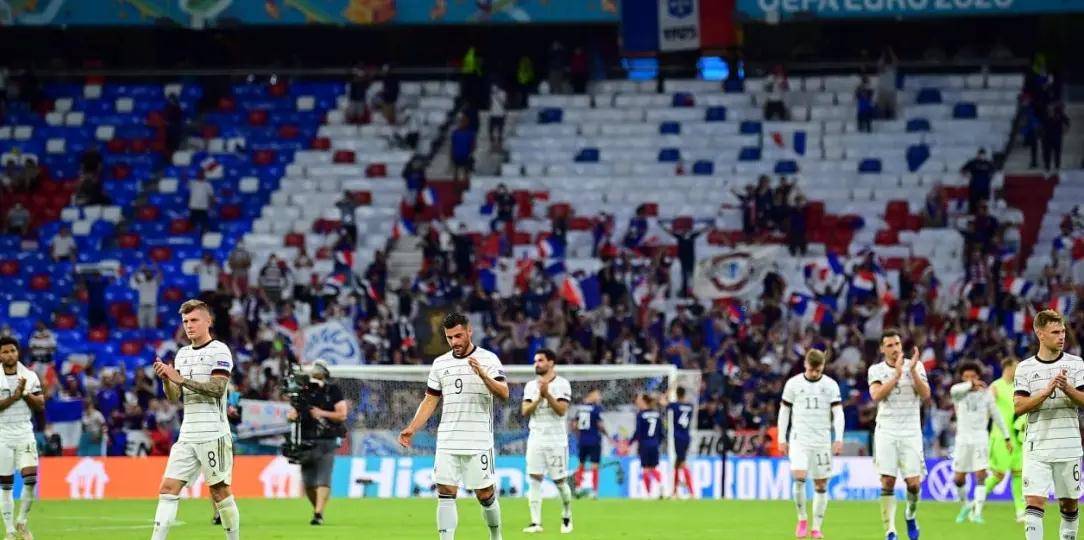 足球盛宴，第比利斯迪纳摩[7]与梅夏特堤基布利[8]的激烈对决