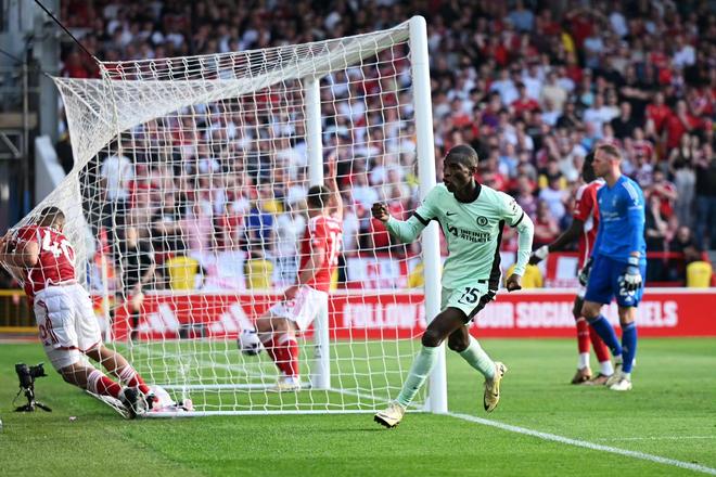 跨越海峡的较量，波尔图（葡超）VS诺丁汉森林（英超16）——欧战舞台的异国对决