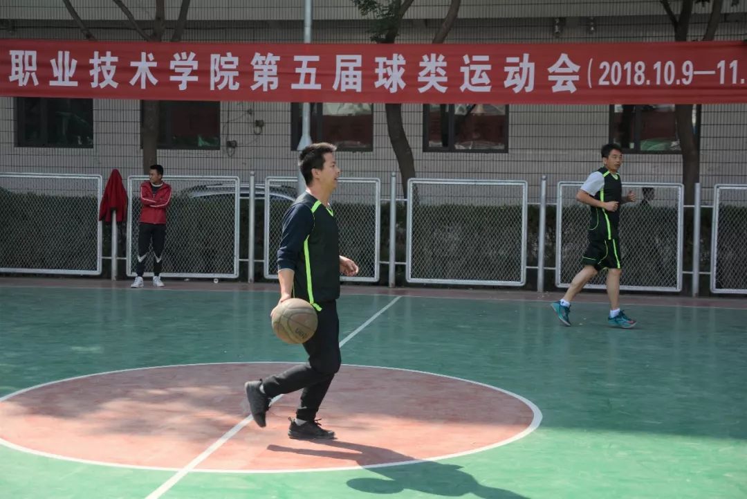 乌拉尔青年队与克拉斯诺达尔青年队，青春对决的激情碰撞