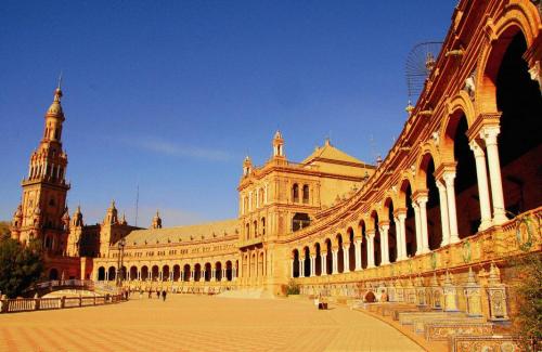 沃伦塔利与胡内多阿拉，两座城市，两种风情