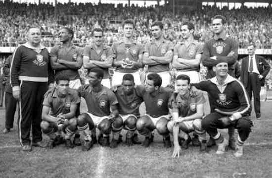 米巴瓦与福斯特FC，一场足球场上的智慧与激情碰撞