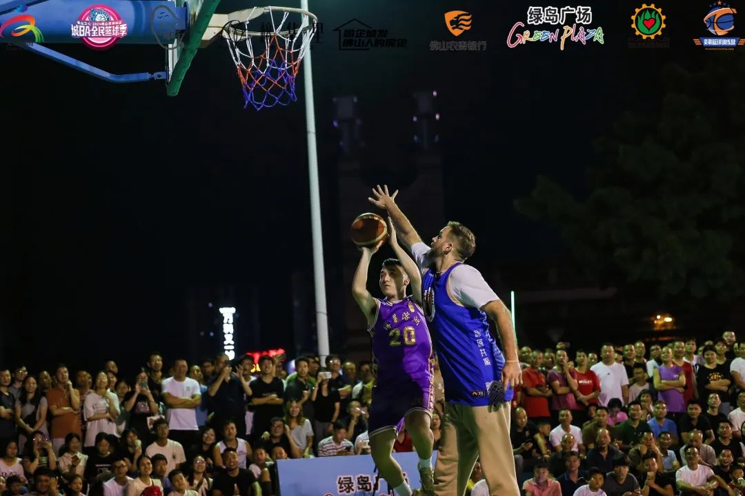 斯夫格与索菲亚中央陆军B队，篮球场上的激烈对决