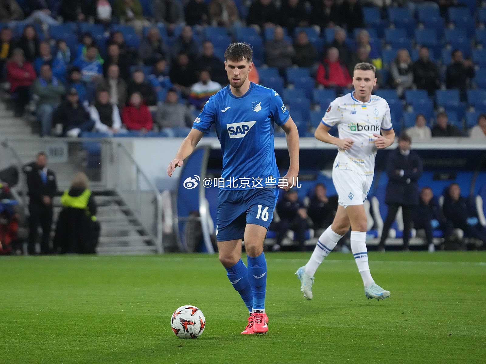 足球盛宴，明斯克迪纳摩后备队VS奥斯波维奇的激情对决