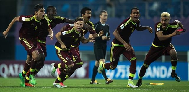 普日布拉姆与哈纳卡的较量，冰球场上的传奇对决