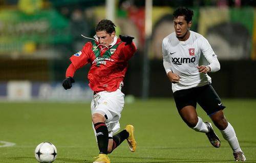 瓦尔韦克vs赫尔蒙德，荷乙赛场上的激情对决