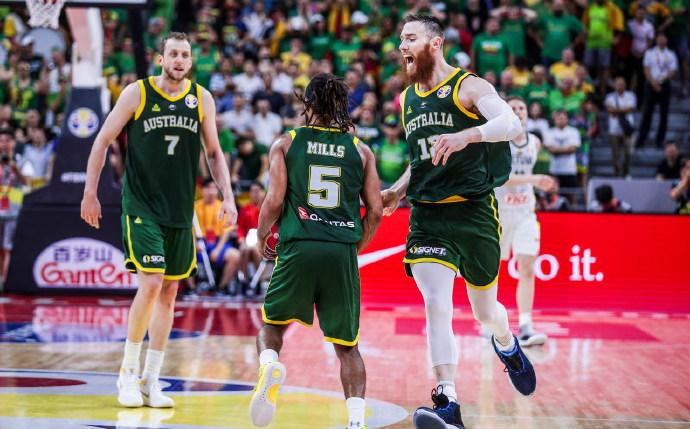 阿尔斯与阿斯隆城的足球对决，激情与荣耀的碰撞