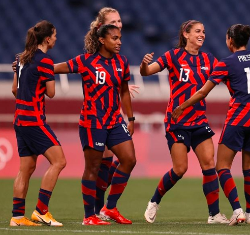 女足战场上的激情对决，巴拉圭女足VS索尔美洲队