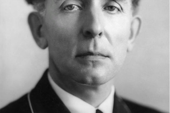 德芬与佩特莱罗，独立之路的对比与思考