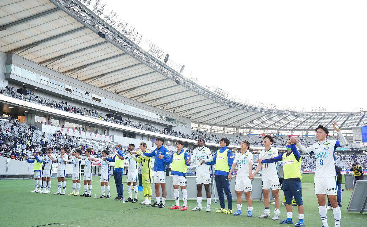 激战海滨，赞岐与德岛漩涡的足球对决——梦想与荣耀的碰撞