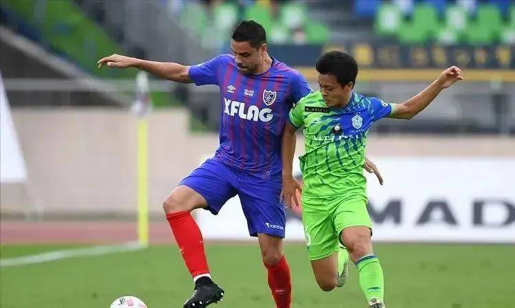 秋田蓝色闪电与湘南海洋，秋日对决，蓝色风暴与海洋之歌的激情碰撞