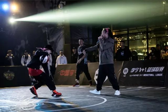 激情碰撞，北京国安与成都蓉城的京城德比战