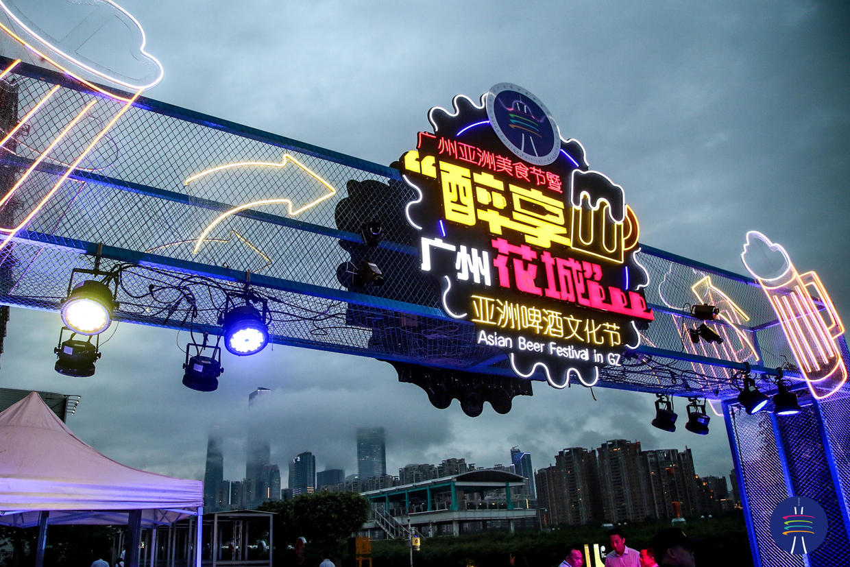 柔亚与杜纳伊夫齐,两座城市的文化碰撞与融合 柔亚与杜纳伊夫齐,两座城市的文化碰撞与融合