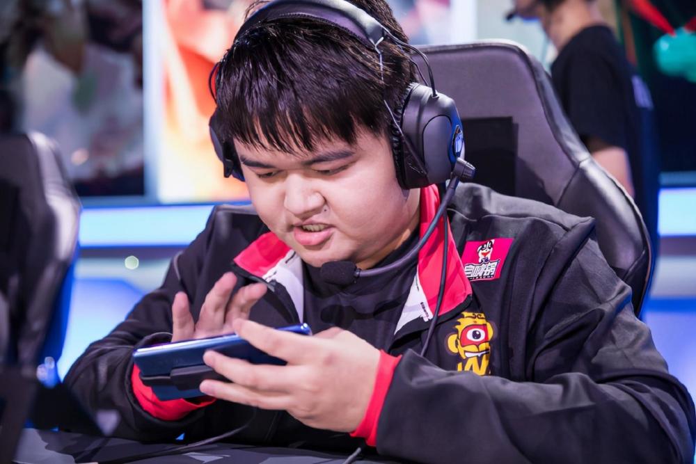 恺撒酋长与TS银河，两大电竞传奇的碰撞与较量