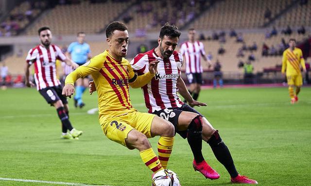 艾华卡与卡萨比亚，两支足球豪门的对决与荣耀