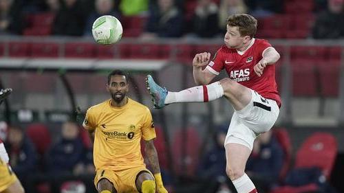 阿尔克马尔与海伦芬，荷甲赛场上的激情碰撞