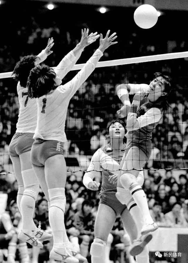 女排荣耀，首次世界杯冠军的辉煌时刻