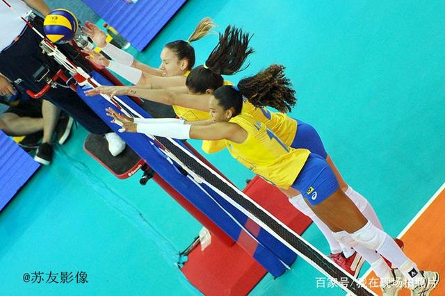 女排巅峰对决，中国女排VS巴西——世界女排联赛的激情碰撞