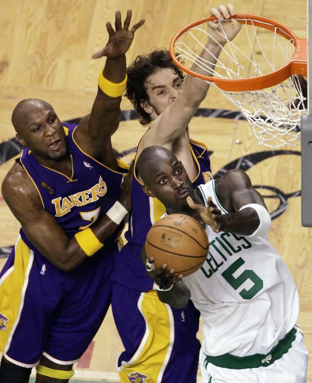 湖人新赛季阵容合照，紫金王朝的荣耀与期待