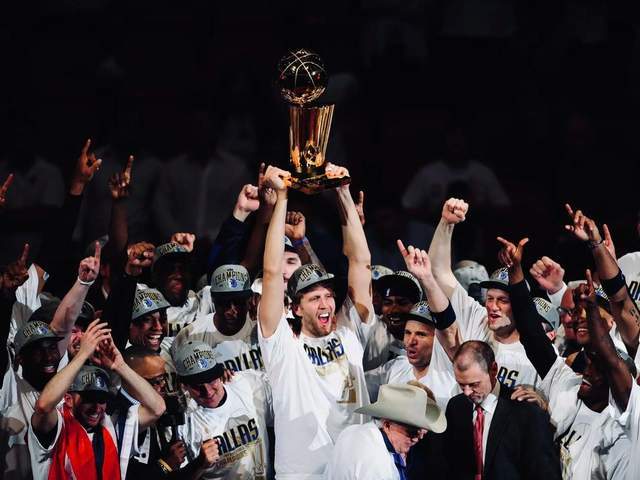 探索NBA总冠军的辉煌时刻，一年一度的荣耀盛宴